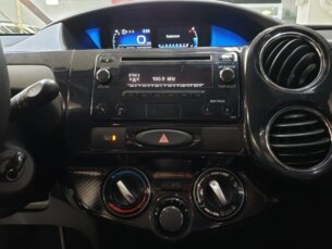 Foto 10 - Toyota Etios Hatch Etios XS 1.5 (Flex) automático