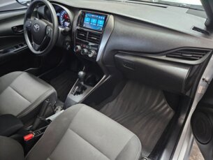 Foto 4 - Toyota Yaris Hatch Yaris 1.5 XL Live CVT automático