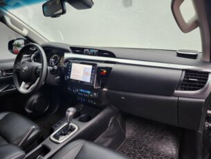 Foto 8 - Toyota Hilux Cabine Dupla Hilux CD 2.8 TDI SRX 4WD (Aut) automático