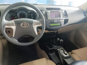 Foto 8 - Toyota Hilux Cabine Dupla Hilux 3.0 TDI 4x4 CD SRV (Aut) automático