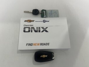 Foto 10 - Chevrolet Onix Onix 1.4 LT SPE/4 manual