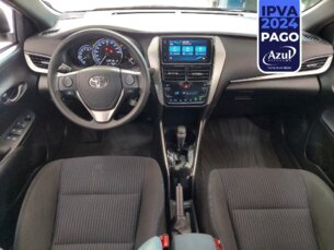 Foto 2 - Toyota Yaris Hatch Yaris 1.3 XL (Flex) automático