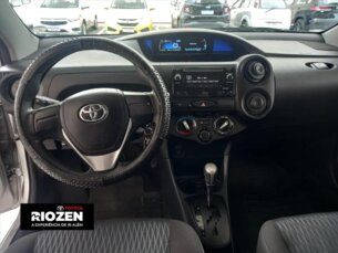 Foto 7 - Toyota Etios Hatch Etios 1.3 X (Aut) automático