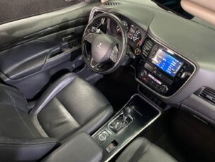Foto 6 - Mitsubishi Outlander Outlander 3.0 V6 GT Mid 4WD automático
