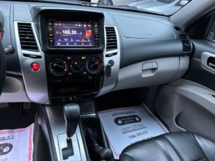 Foto 10 - Mitsubishi Pajero Pajero 3.2 DI-D 4WD (Aut) automático