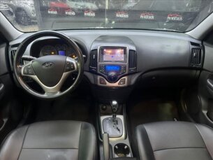 Foto 10 - Hyundai i30 i30 GLS 2.0 16V automático