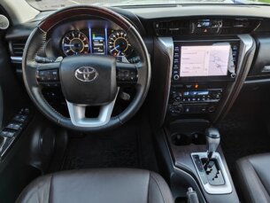 Foto 10 - Toyota SW4 SW4 2.8 TDI SRX 7L 4x4 (Aut) automático