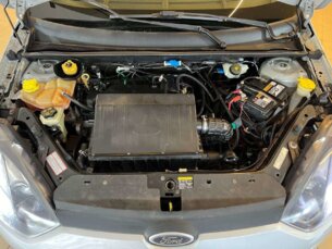 Foto 10 - Ford Fiesta Sedan Fiesta Sedan 1.6 Rocam (Flex) manual