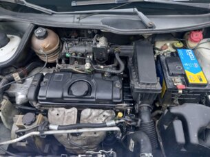 Foto 5 - Peugeot 207 207 Hatch XR 1.4 8V (flex) 2p manual