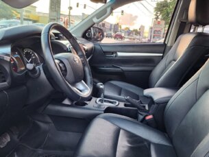 Foto 5 - Toyota Hilux Cabine Dupla Hilux CD 2.8 TDI SRV 4WD (Aut) automático