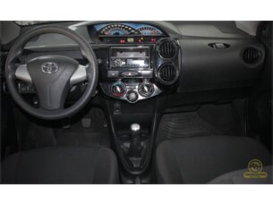 Foto 9 - Toyota Etios Hatch Etios X 1.3 (Flex) manual