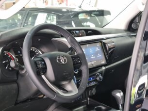 Foto 9 - Toyota Hilux Cabine Dupla Hilux CD 2.8 TDI SRV 4WD automático