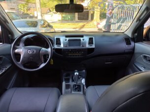 Foto 8 - Toyota Hilux Cabine Dupla Hilux 3.0 TDI 4x4 CD SRV (Aut) automático