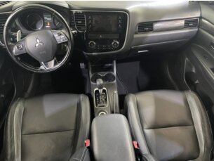 Foto 5 - Mitsubishi Outlander Outlander 2.2 DI-D 4WD (Aut) automático