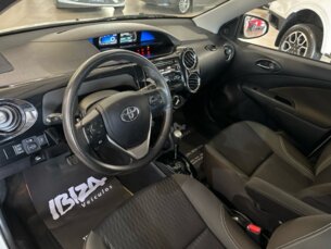 Foto 6 - Toyota Etios Hatch Etios X Plus 1.5 (Flex) (Aut) automático