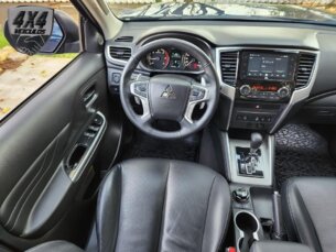 Foto 8 - Mitsubishi L200 Triton L200 Triton Sport 2.4 D HPE-S 4WD (Aut) automático