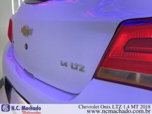 Foto 6 - Chevrolet Onix Onix 1.4 LTZ SPE/4 manual