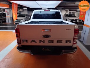 Foto 8 - Ford Ranger (Cabine Dupla) Ranger 3.2 CD XLT 4WD automático