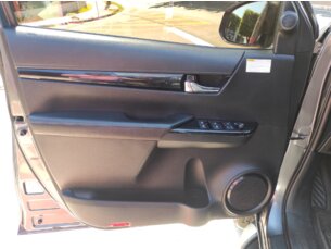 Foto 5 - Toyota Hilux Cabine Dupla Hilux 2.8 TDI CD SRX 50th 4x4 (Aut) automático