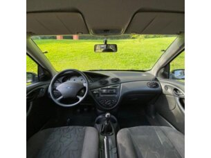 Foto 8 - Ford Focus Hatch Focus Hatch GL 1.6 8V manual