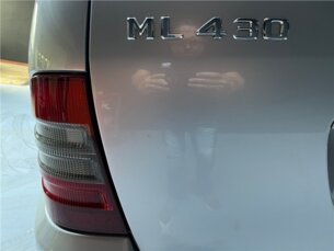 Foto 8 - Mercedes-Benz Classe ML ML 430 4x4 4.3 automático