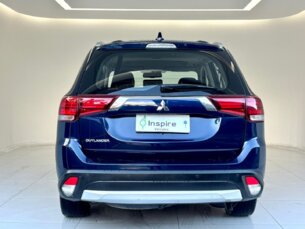 Foto 7 - Mitsubishi Outlander Outlander 2.0  5L CVT automático