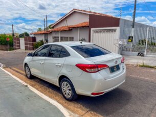 Foto 3 - Toyota Yaris Sedan Yaris Sedan 1.5 XL CVT automático