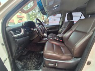 Foto 6 - Toyota SW4 SW4 2.8 TDI SRX 5L 4x4 (Aut) automático