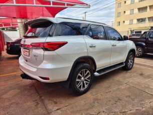 Foto 8 - Toyota SW4 SW4 2.8 TDI SRX 5L 4x4 (Aut) automático