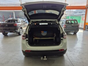 Foto 7 - Jeep Compass Compass 2.0 Limited automático