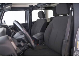 Foto 10 - Jeep Wrangler Wrangler 3.6 V6 Sport 4WD automático