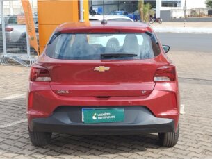 Foto 5 - Chevrolet Onix Onix 1.0 LT manual