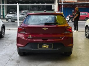 Foto 5 - Chevrolet Onix Onix 1.0 LT manual