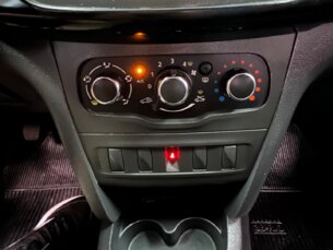 Foto 10 - Renault Logan Logan 1.0 Life manual