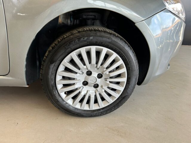 Foto 2 - Fiat Punto Essence 1.6 16V (Flex) 2012