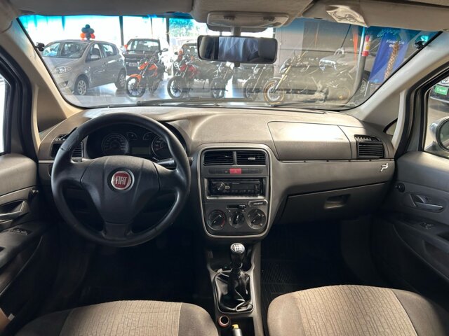 Foto 8 - Fiat Punto Essence 1.6 16V (Flex) 2012