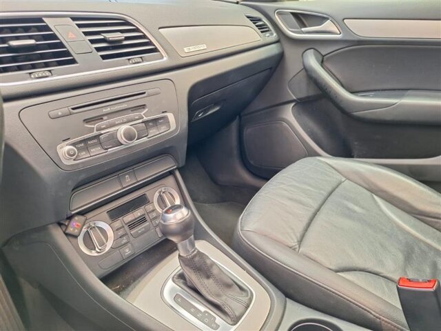 Foto 8 - Audi Q3 2.0 TFSI Attraction S Tronic Quattro 2014