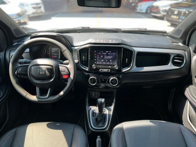 Foto 9 - Fiat Strada 1.0 T200 Cabine Dupla Ultra cvt (aut) 2025