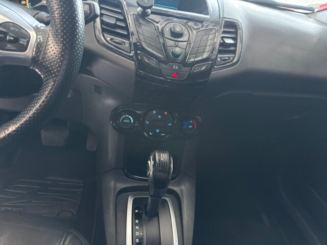 Foto 13 - Ford New Fiesta Hatch New Fiesta Titanium 1.6 16V PowerShift 2014