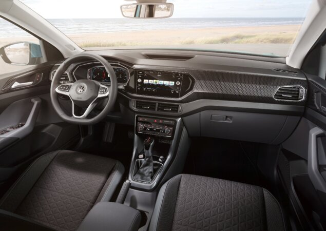 Volante novo é um dos destaques do SUV
