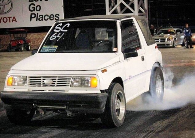 Suzuki Vitara 1993 com motor V8 GM está à venda nos EUA