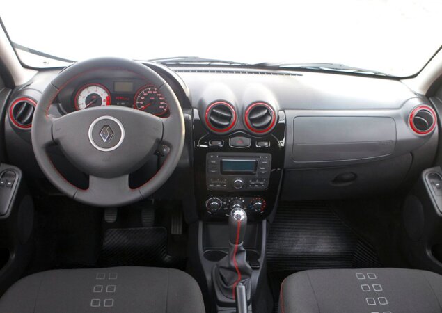 Interior da versão GT Line é exclusiva