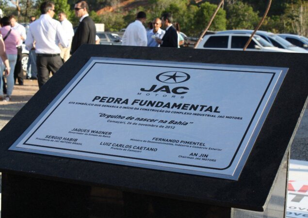Pedra Fundamental da planta de fabricação