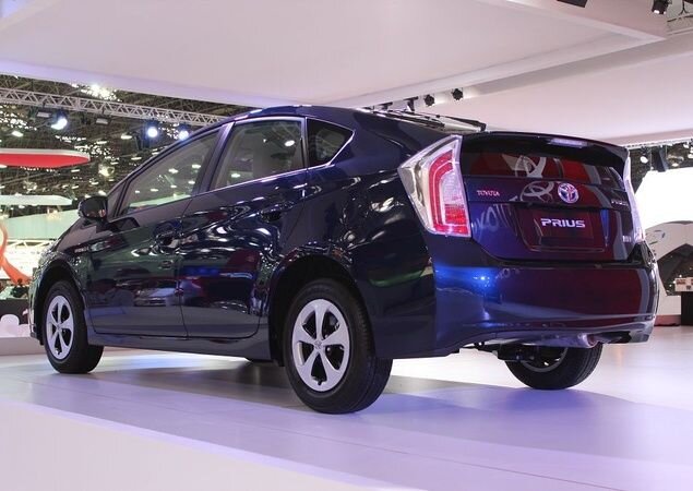 Modelo combina um motor 1.8 a gasolina e um elétrico para gerar 136 cv de potência