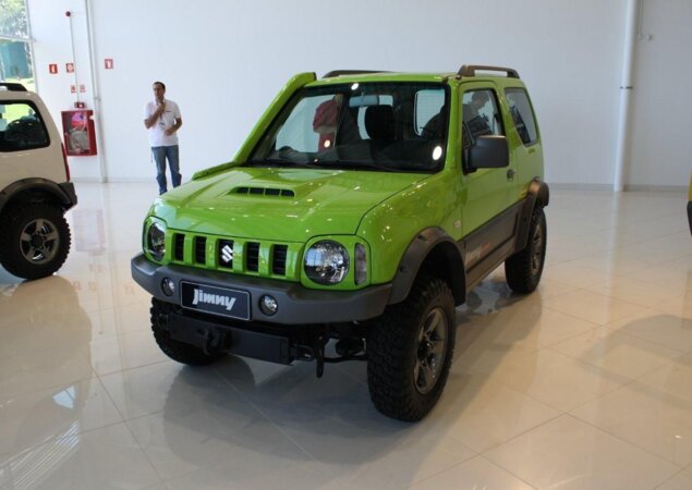 Jimny 4Sport tem proposta mais aventureira e custa R$ 61.990