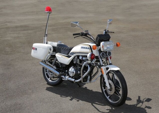 Honda CB 450 policial produzida entre 1985 e 1988 está no Honda Fan Club