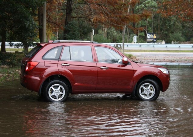X60 não é grande só no porte. pesa 1.330 kg