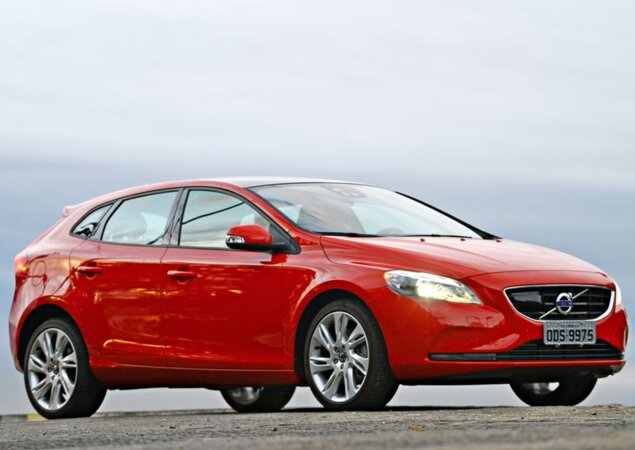 Carroceria larga e comprida dá um perfil de perua ao hatch