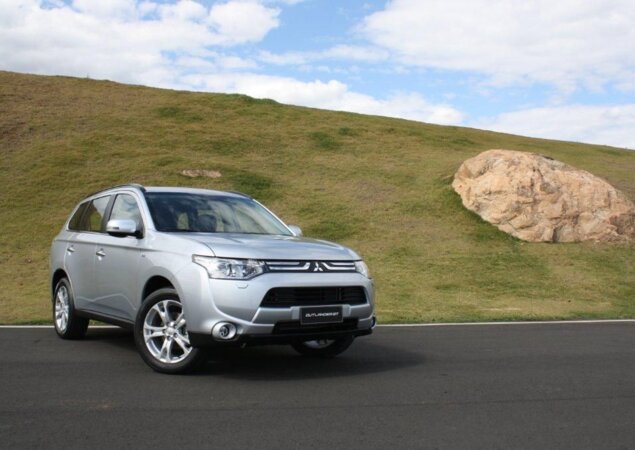 Mitsubishi Outlander se renova para 2014