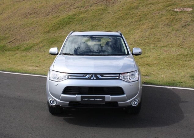 Frente do Mitsubishi Outlander perder o ar de Lancer